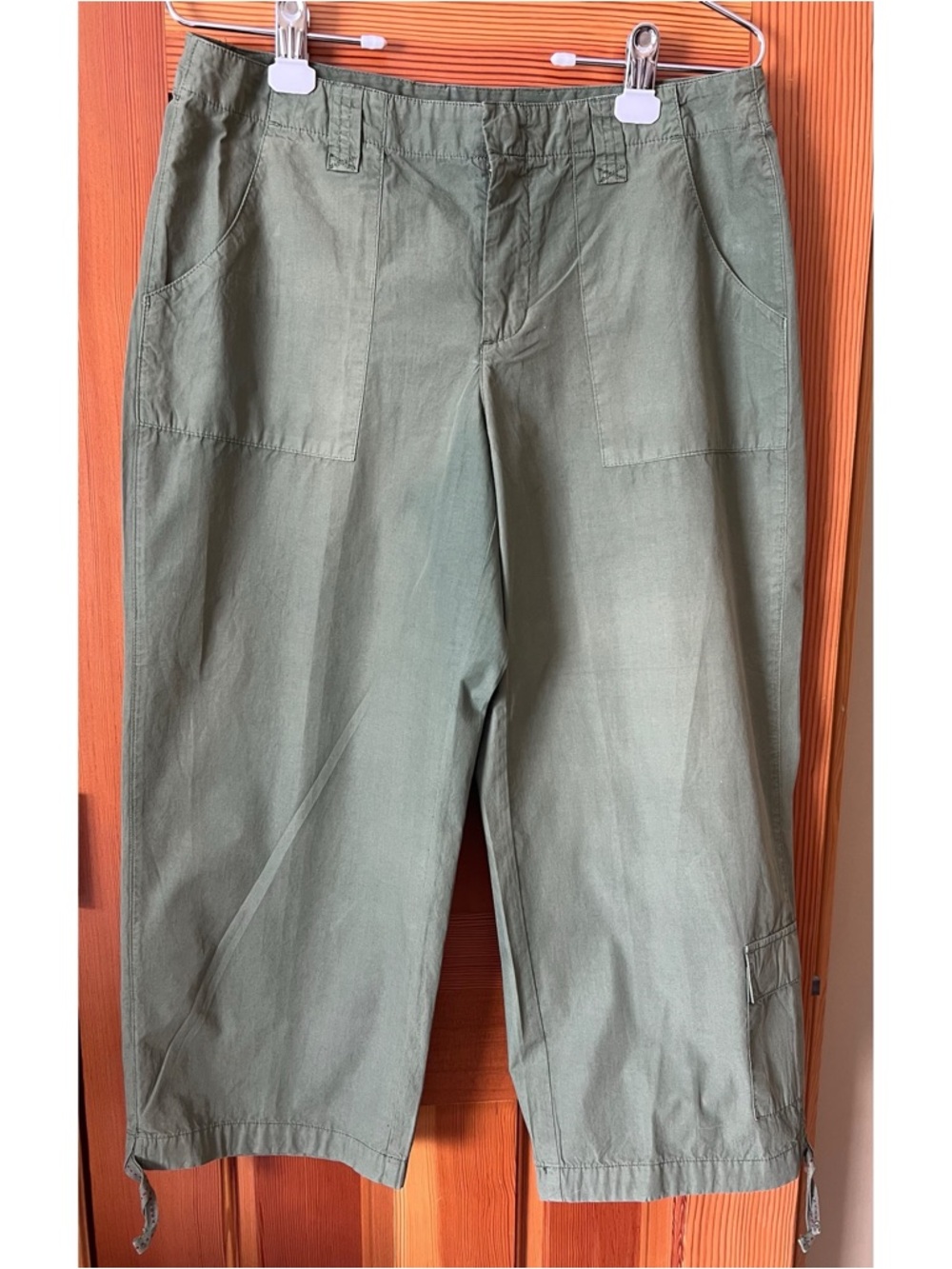 Telluride Clothing Company Women's Olive Green Capris - Casual Utility Style